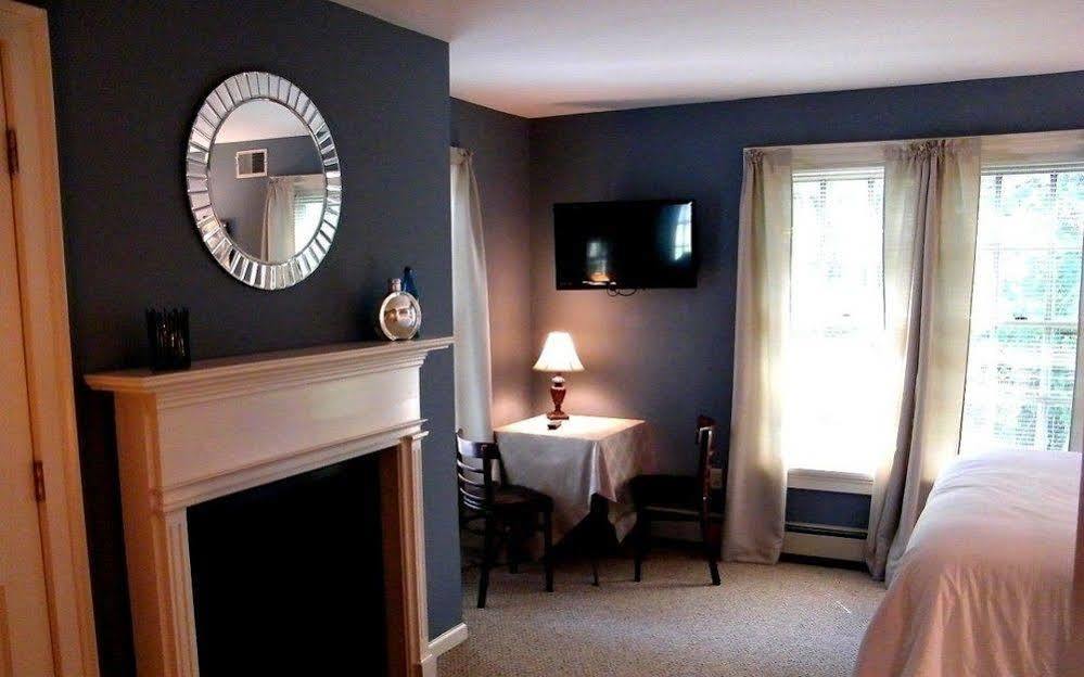 The Bond 1786 Inn (Adults Only) Warrensburg Eksteriør bilde
